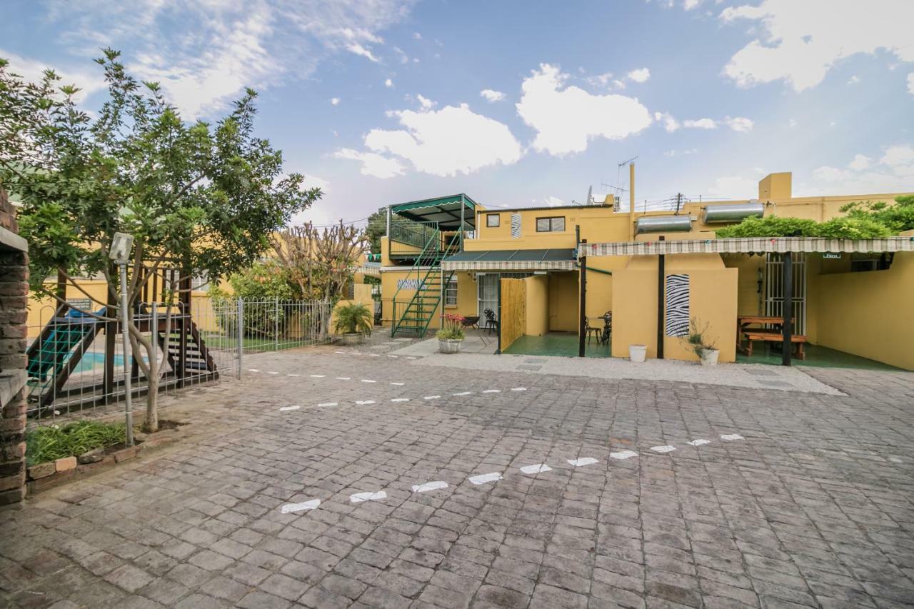 Profcon Resort Graaff-Reinet Exteriör bild
